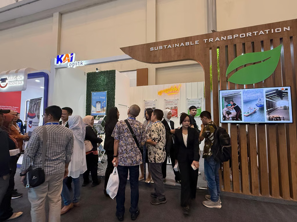 KAI Logistik Dorong Transformasi Logistik Hijau melalui Moda Kereta Api di ALFI Convex 2025 KAI Logistik Dorong Transformasi Logistik Hijau melalui Moda Kereta Api di ALFI Convex 2025