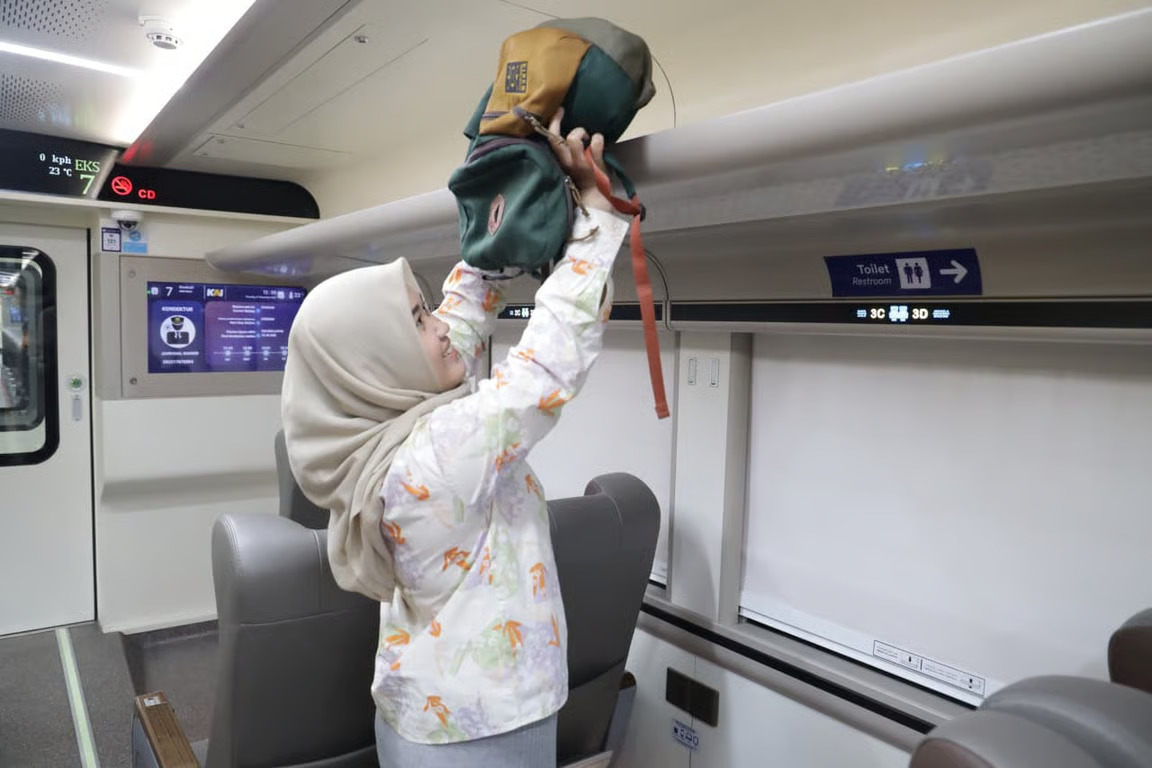 KAI Daop 2 Bandung Ingatkan Pelanggan untuk Perhatikan Barang Bawaan Saat Bepergian dengan Kereta Api, Berikut Aturannya