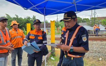 Perkuat Keselamatan Angkutan Nataru, VP KAI Daop 7 Madiun Tinjau Daerah Rawan dan Perlintasan Ekstra Perkuat Keselamatan Angkutan Nataru, VP KAI Daop 7 Madiun Tinjau Daerah Rawan dan Perlintasan Ekstra
