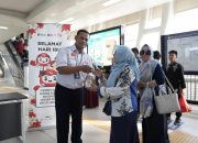 Peringati Hari Ibu 2025, KAI Bagikan 1.000 Tanaman kepada Pengguna LRT Jabodebek Peringati Hari Ibu 2025, KAI Bagikan 1.000 Tanaman kepada Pengguna LRT Jabodebek