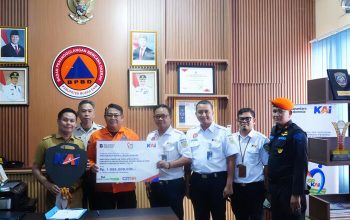 Tutup Tahun 2025, KAI Divre III Salurkan CSR Mobil Toilet Muara Enim