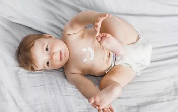 Kenali Kandungan Skincare Bayi: Mana yang Aman, Mana yang Sebaiknya Dihindari